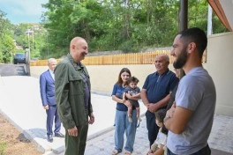 Prezident İlham Əliyev Şuşanın Kiçik Qaladərəsi kəndində görülən işlərlə tanış olub və kəndə qayıdan sakinlərlə görüşüb - FOTO - YENİLƏNİB