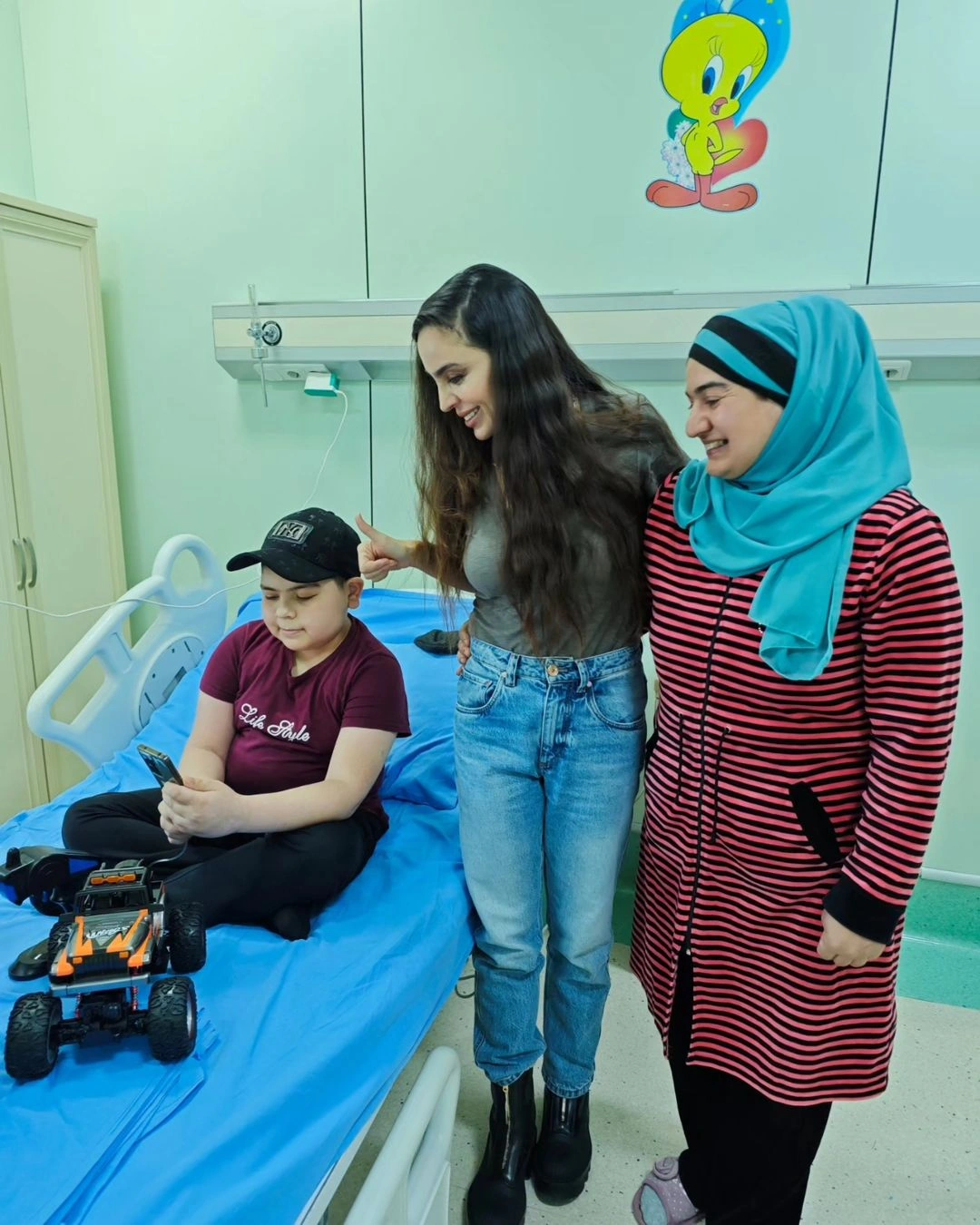 Leyla Əliyeva uşaqları ziyarət etdi  - Fotolar