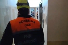 Bakıda yaşayış binasında yanğın olub, bina sakinləri təxliyə edilib - FOTO