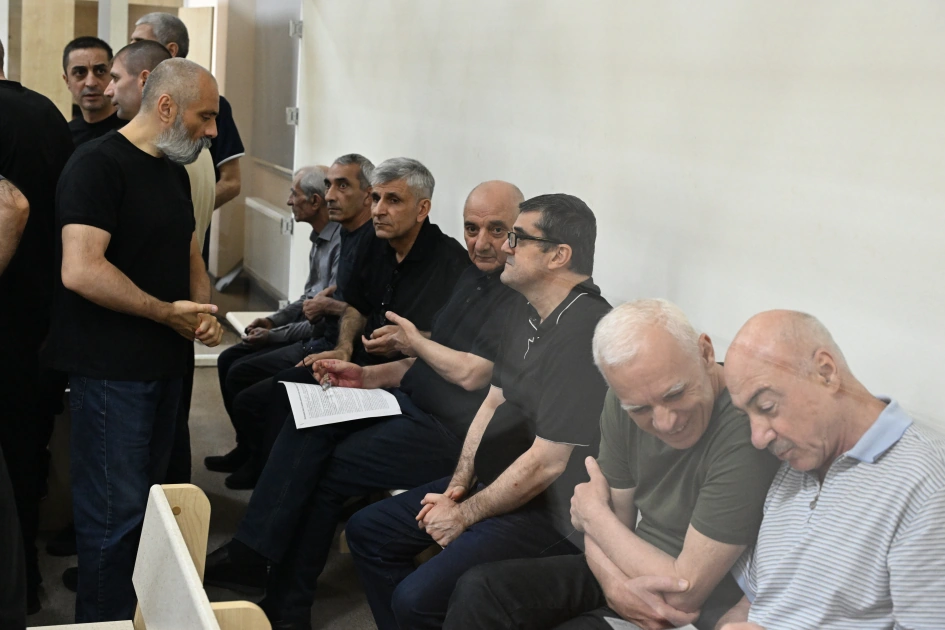 Siyarto: Aİ Rusiya ilə müharibəyə hazırlaşır və Ukraynada hərbi zavodlar tikmək istəyir