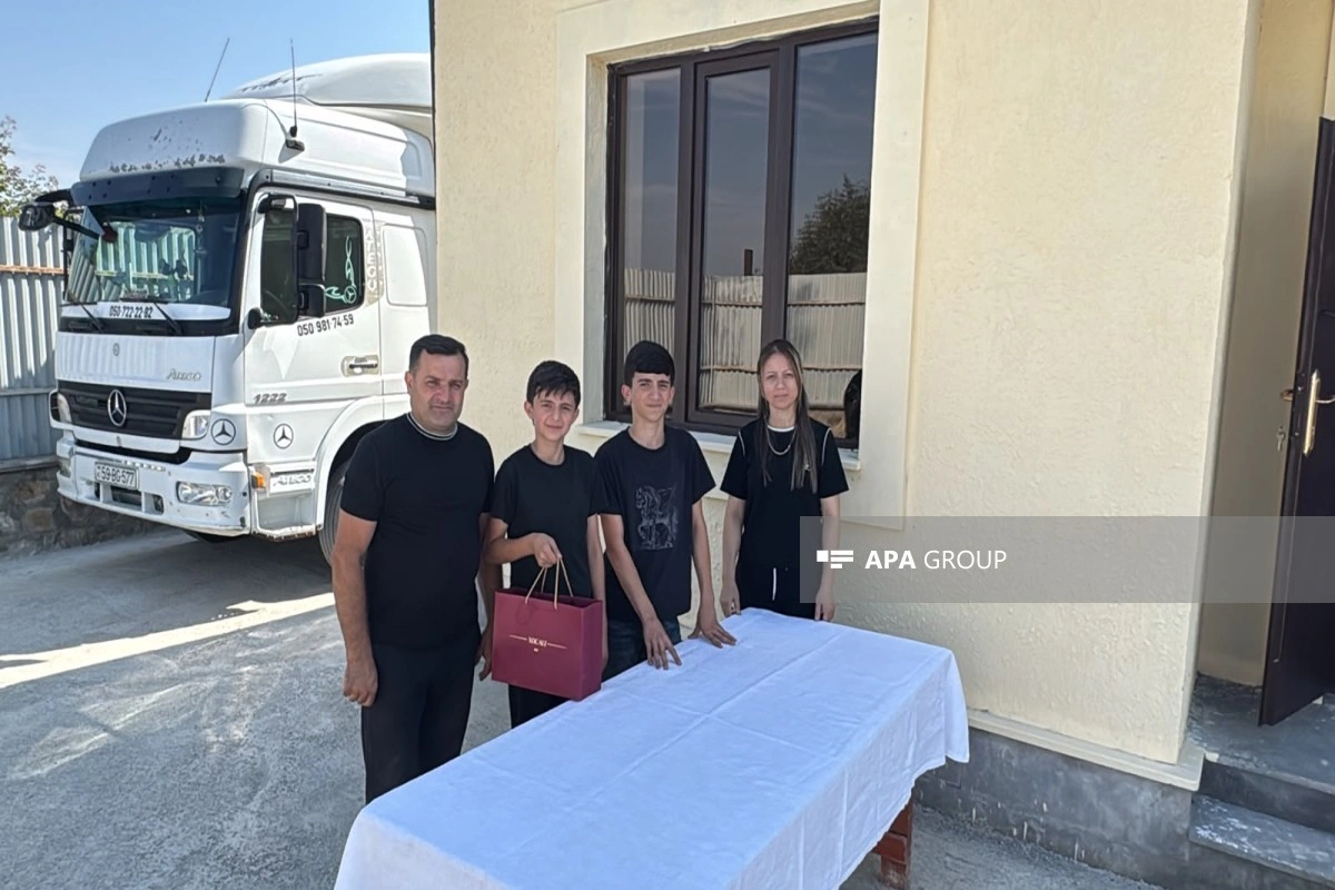 Xankəndi, Xocalı və Ağdərəyə növbəti köç olub, açarlar təqdim olunub - FOTO