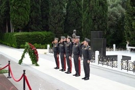 MN-in rəhbər heyəti Fəxri Xiyaban, Zəfər parkı və Hərbi Memorial Məzarlığı ziyarət edib