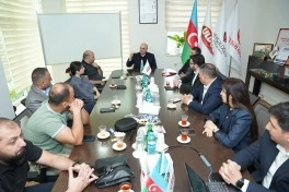 Media nümayəndələri “Made in Azerbaijan” brendini dünyaya tanıdan “Ulduz” fabriki ilə tanış olublar - FOTO