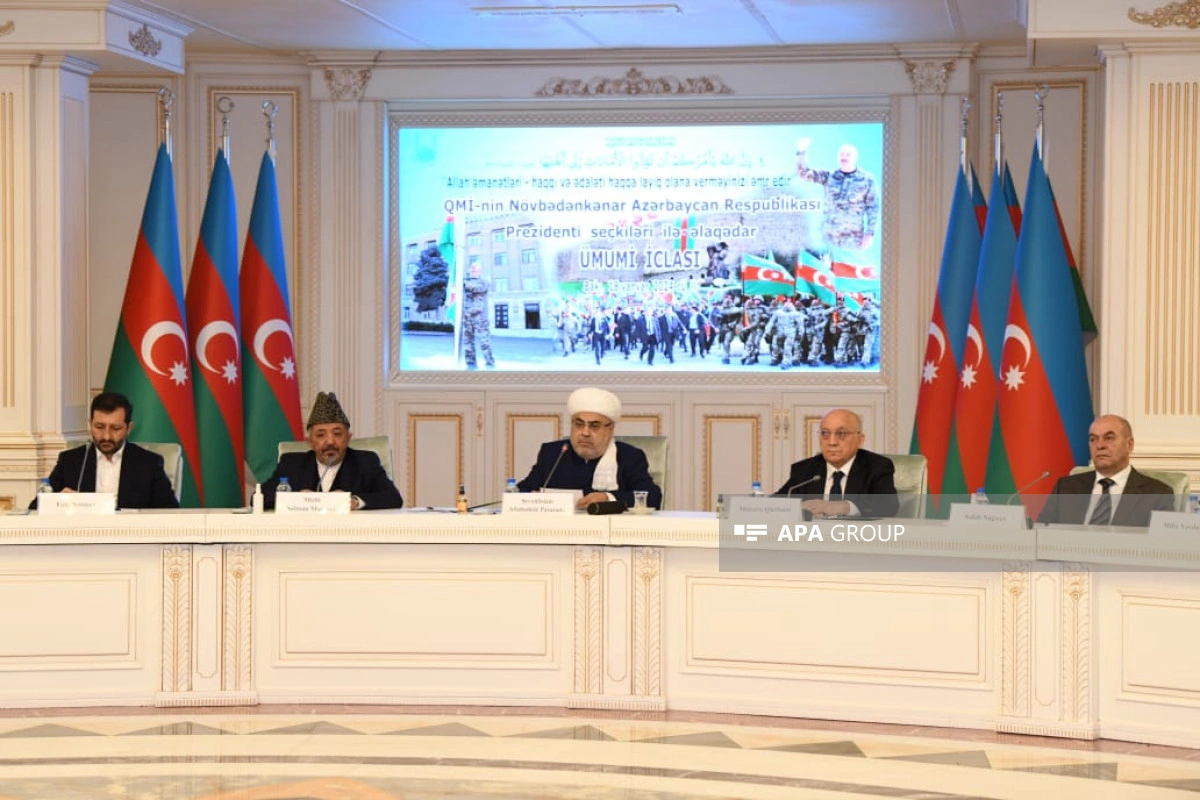 QMİ-də növbədənkənar prezident seçkiləri ilə əlaqədar iclas keçirilib - FOTO