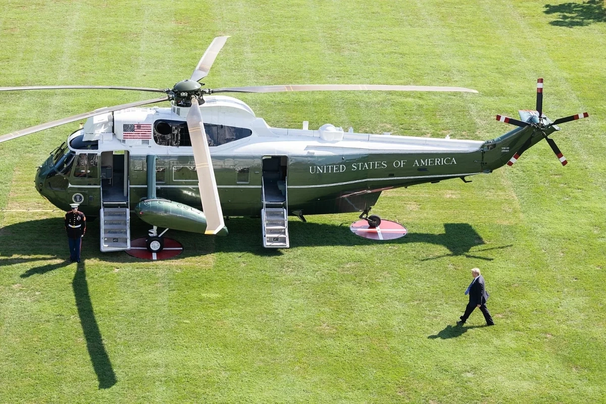 ABŞ Trampın helikopteri ilə bağlı insidenti araşdırır