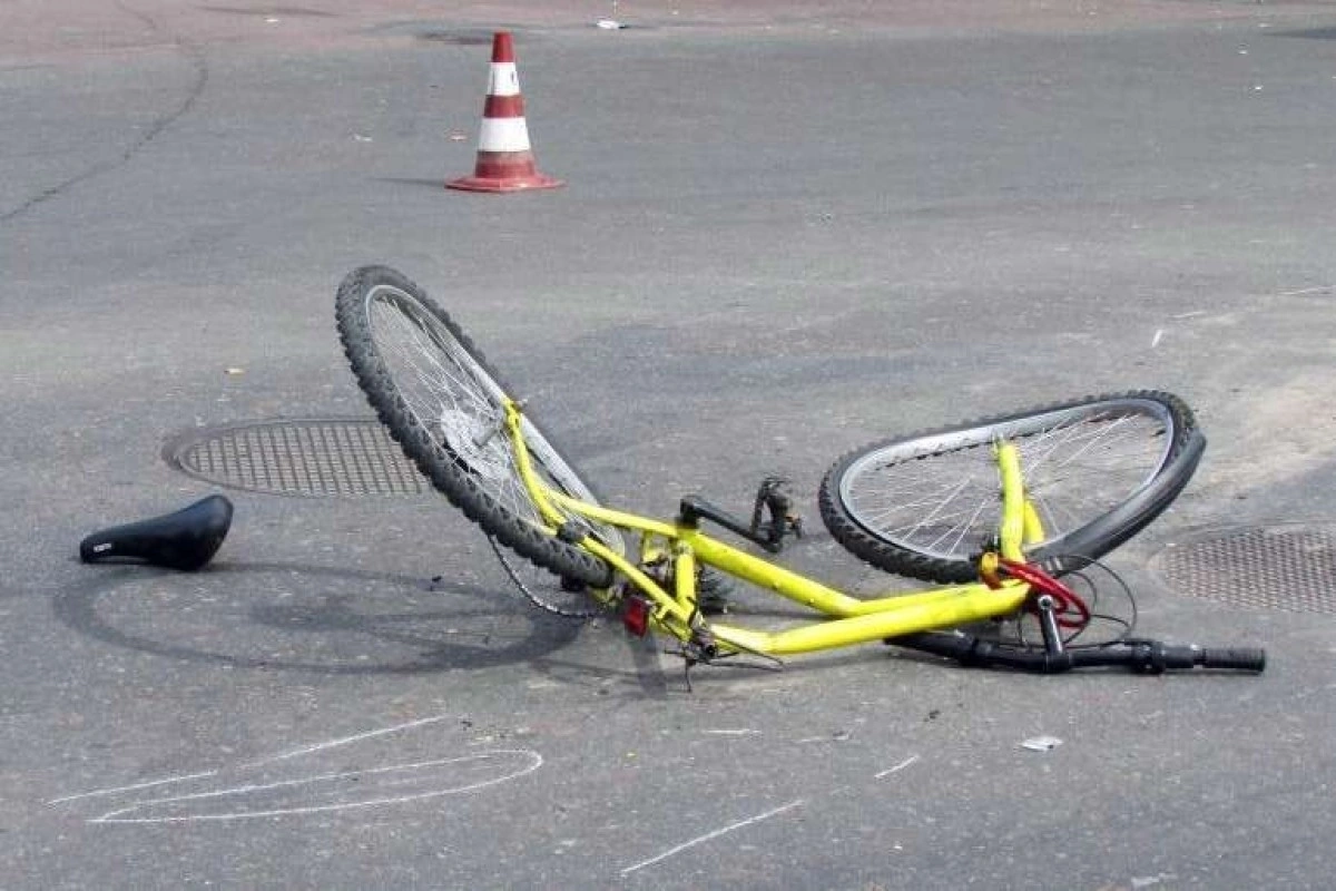 İmişlidə uşaq velosipedlə traktorun altında qalaraq ölüb