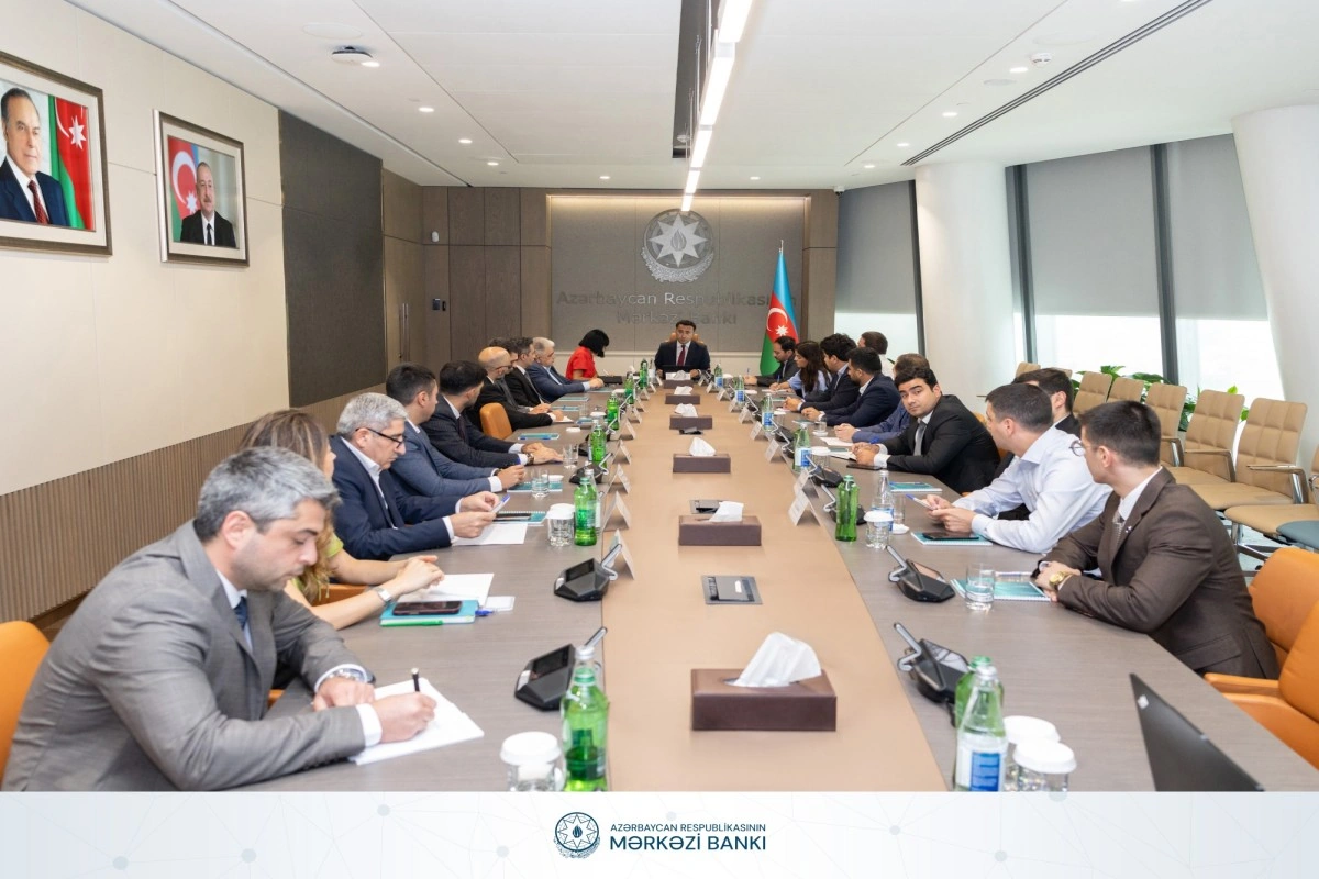 Maliyyə sektorunda rəqəmsal transformasiya və süni intellektin tətbiqi müzakirə edilib