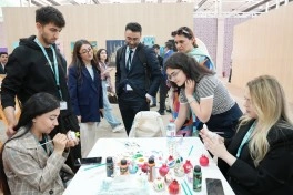 WUF13-də DOST İnklüziv İnkişaf və Yaradıcılıq Mərkəzinin təqdimat və proqramları maraqla qarşılanıb