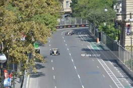 Bakıda Formula 1 üzrə Azərbaycan Qran-Prisində ilk sərbəst yürüş başa çatıb - FOTO - YENİLƏNİB