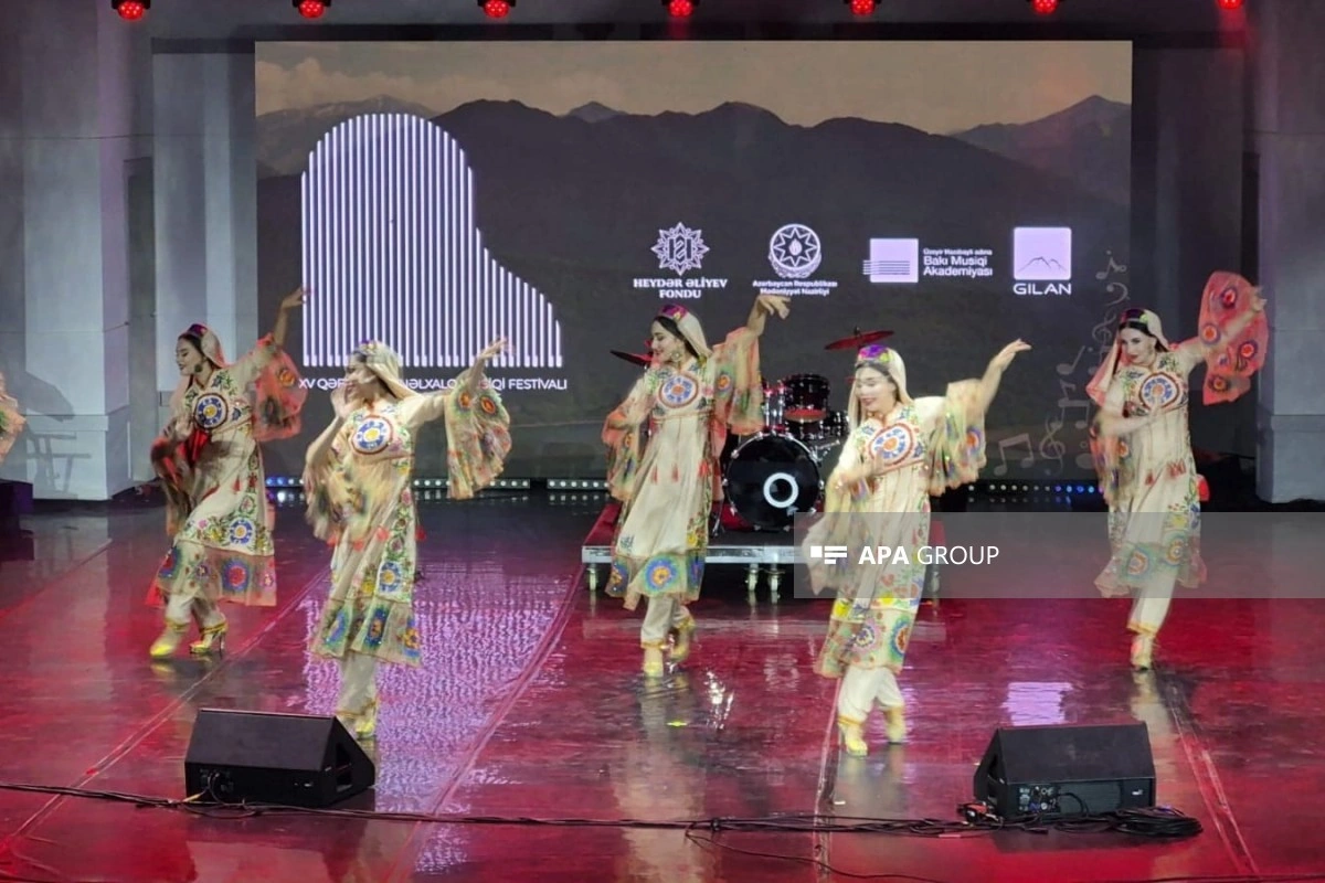 XV Qəbələ Beynəlxalq Musiqi Festivalında Özbəkistan müqiçilərinin konserti olub