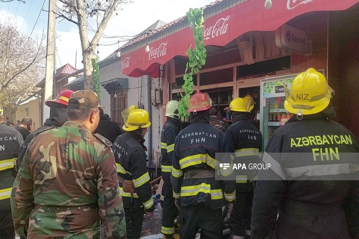 Gəncədə mağaza yanıb