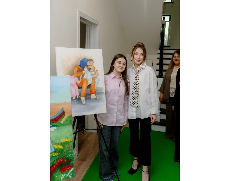 Leyla Əliyeva və Alona Əliyeva Sosial Reabilitasiya Mərkəzini ziyarət ediblər