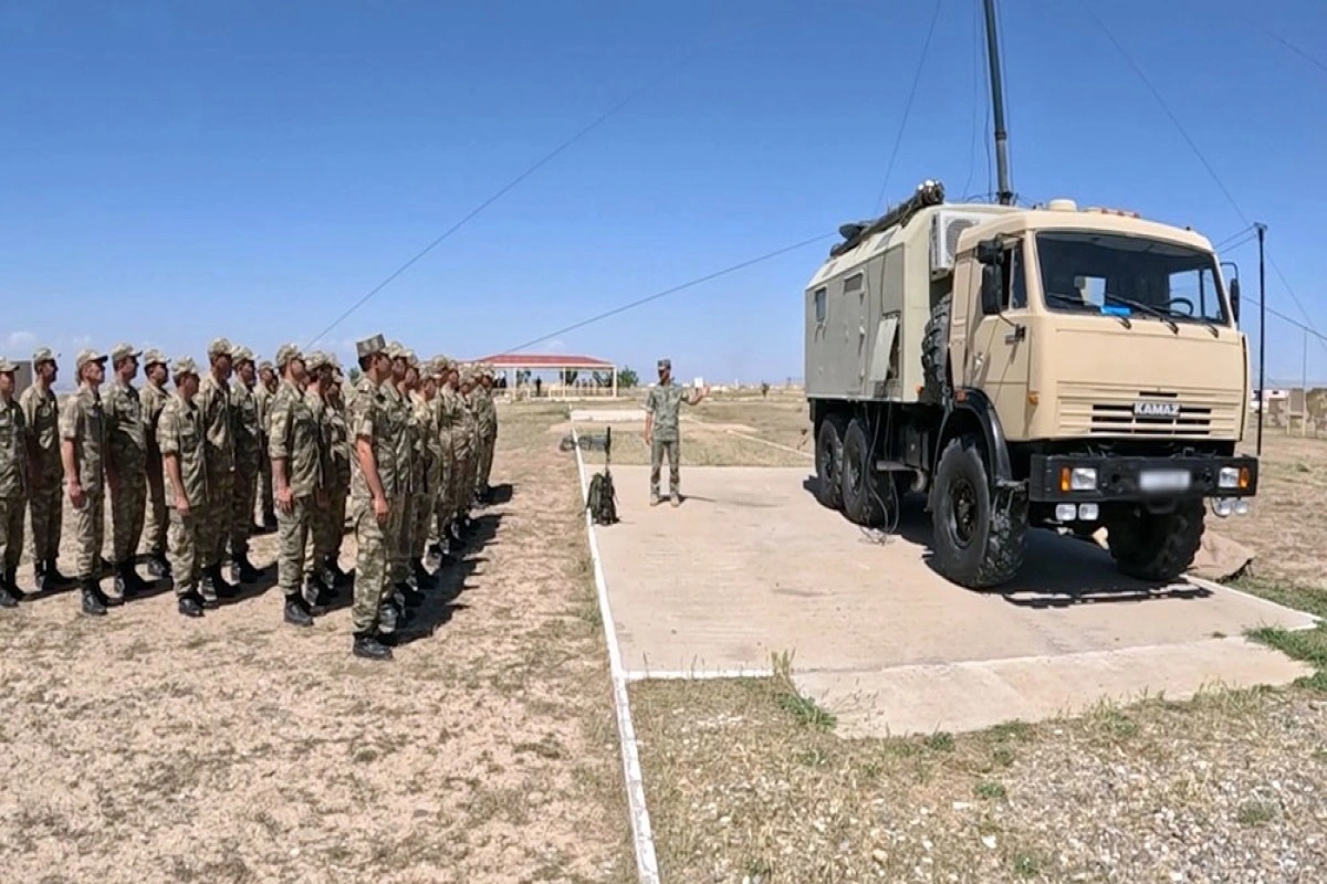 Əlahiddə Ümumqoşun Orduda hərbi vəzifəlilərlə növbəti təlim toplanışı keçirilib - VİDEO