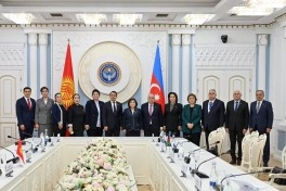 Sahibə Qafarova Qırğızıstan parlamentinin sədri ilə görüşüb - FOTO