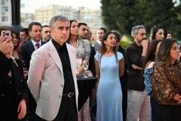 Heydər Əliyev Mərkəzində perulu rəssamın fərdi sərgisinin açılışı olub