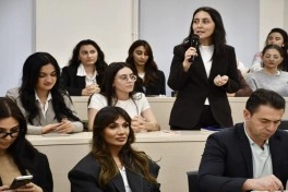 Əlaqələndirmə Qərargahının İdarələrarası Mərkəzinin nəzdindəki İşçi Qrupu Qarabağ Universitetində inflüenserlərlə görüşüb