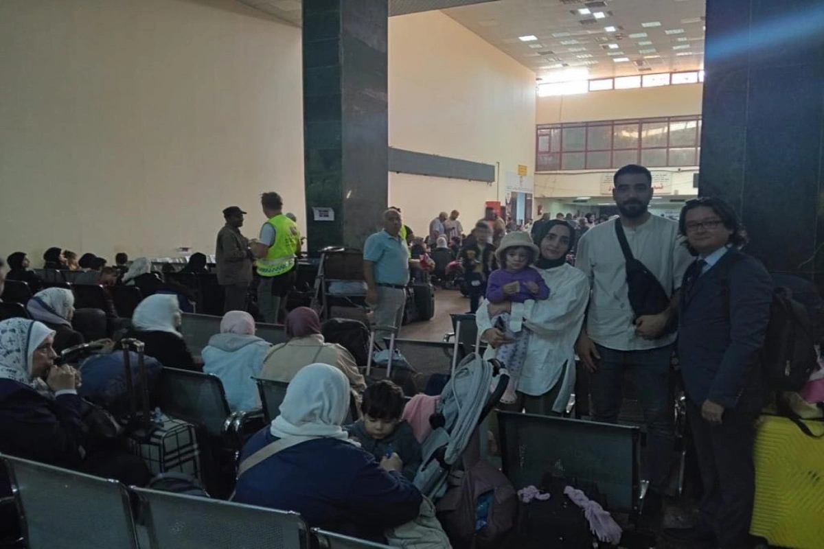 44 Türkiyə və ŞKTC vətəndaşı Qəzzadan təxliyə edilib - FOTO