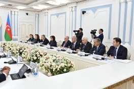Sahibə Qafarova Qırğızıstan parlamentinin sədri ilə görüşüb - FOTO