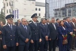 Xankəndidə şəhidlərin xatirəsi bir dəqiqəlik sükutla yad edilib - FOTO