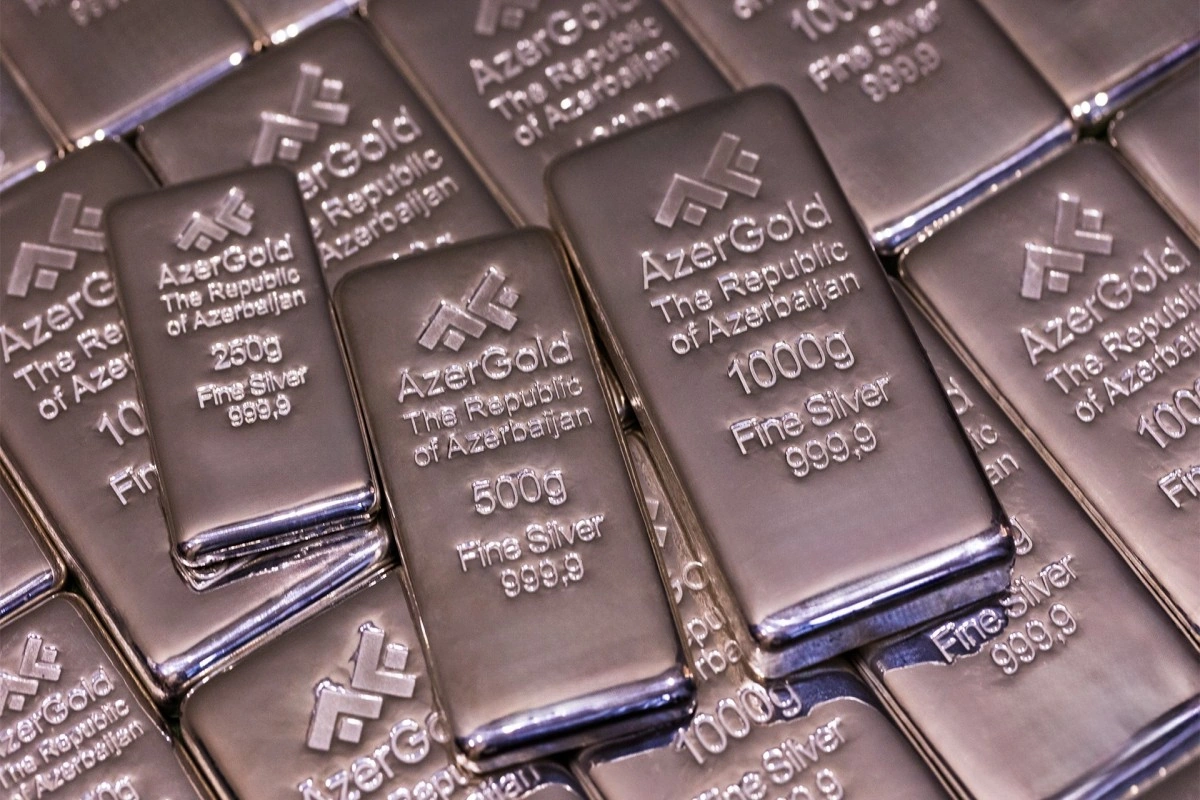 “AzerGold” ilk dəfə yerli bazara gümüş külçələr təqdim edib