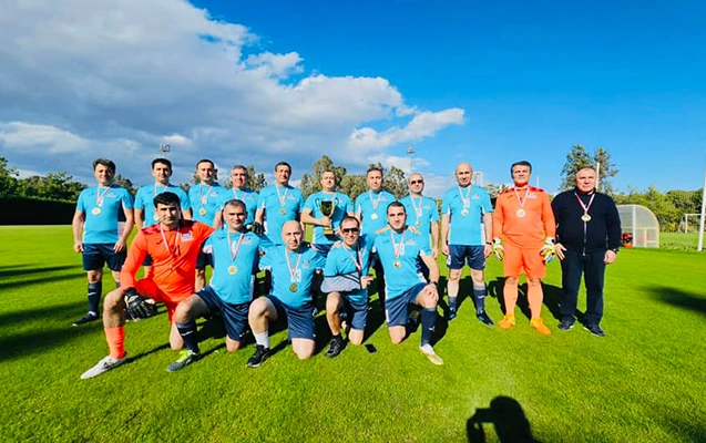 Deputatlarımız futbol oynadı, medal qazandı