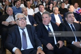 Nəriman Həsənzadə ilə vida mərasimi keçirilir, Prezident və Birinci vitse-prezident əklil göndərib - FOTO - YENİLƏNİB