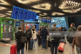 Ukraynanın dron hücumlarından sonra Moskva aeroportlarında sıxlıq yaranıb - FOTO