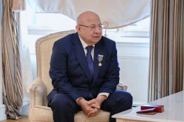 Prezident Dağıstanın tanınmış ictimai-siyasi xadimi Qurban Qurbanova “Dostluq” ordenini təqdim edib
