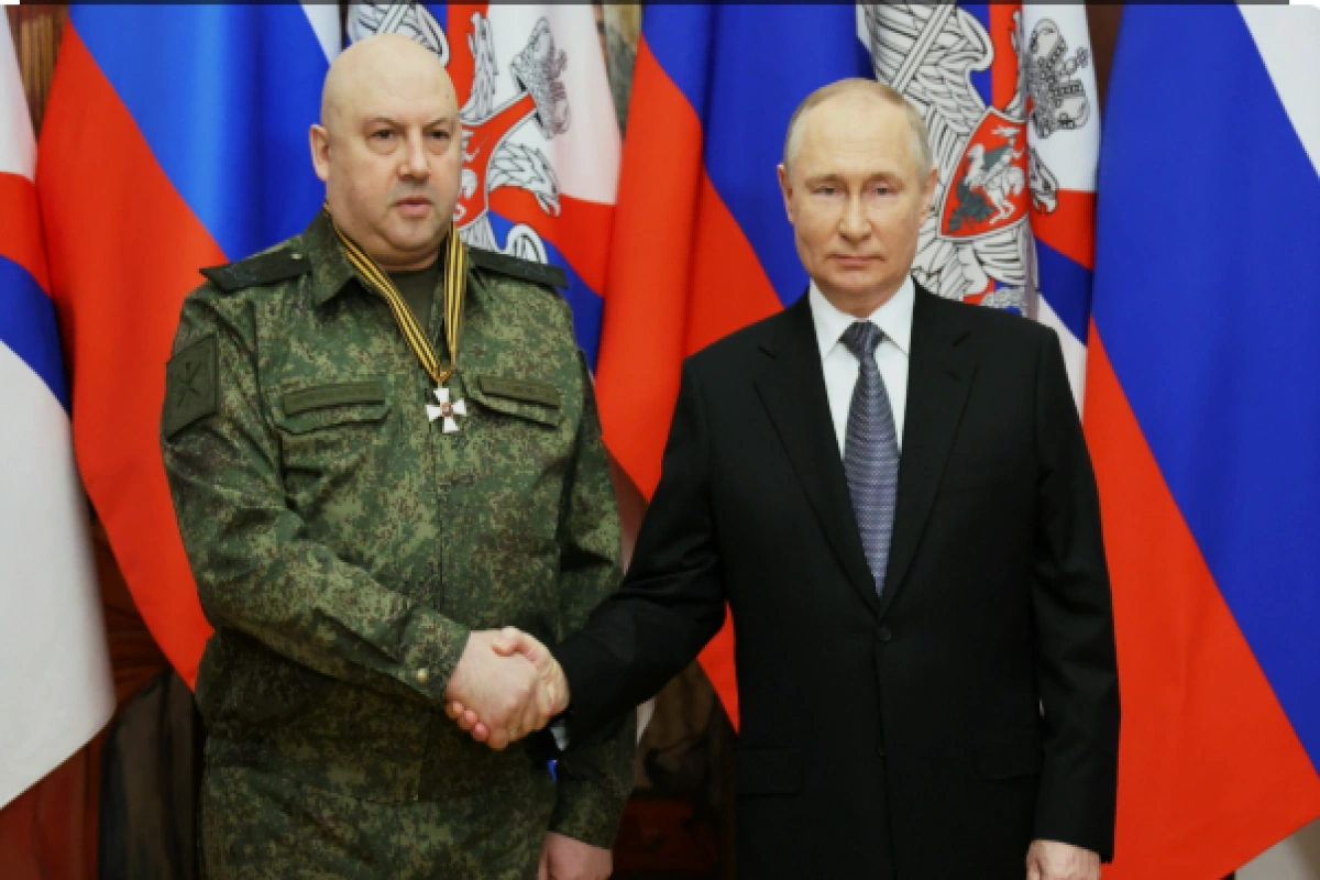"The Telegraph": Putin "General Armageddon" ləqəbli Surovikinə Kiyevdə bütün körpüləri dağıtmağı tapşırıb