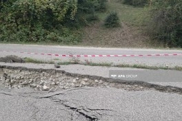 Qubada Rustov-Xanəgah yolunda sürüşmə olub - FOTO