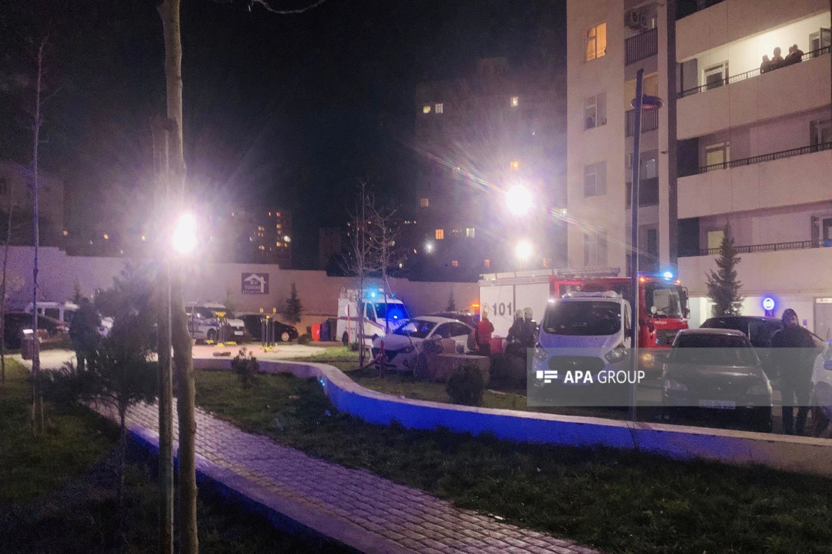 Xətai rayonunda baş verən yanğında iki mənzil yanıb, üç nəfər xəsarət alıb - FOTO - YENİLƏNİB