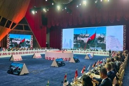 Azərbaycan AİİB-in 11-ci İllik Toplantısı çərçivəsində müdirlərin dəyirmi masasında iştirak edib