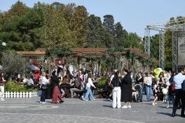 Bakı Bulvarında Zeytun Festivalı davam edir - FOTO