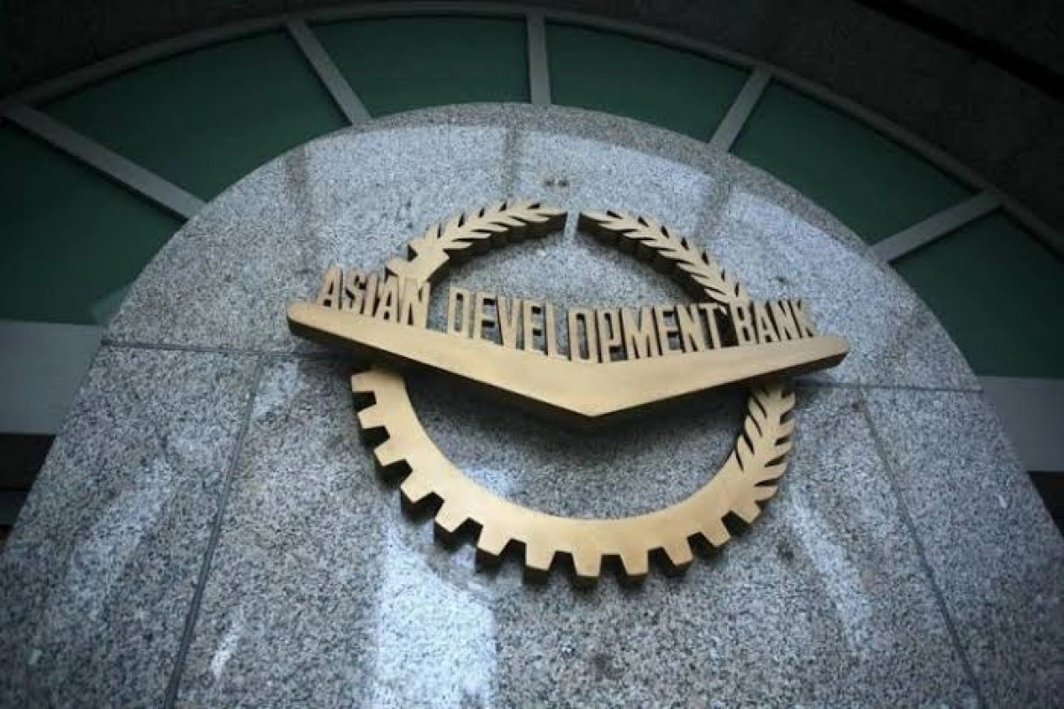 ADB: Azərbaycan elektromobillər və elektrik avtobuslarından ildə 18 mln. dollara qədər karbon gəliri əldə edə bilər