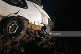 Tovuzda yük avtomobili elektrik dirəyinə çırpılıb, sürücü ölüb - FOTO