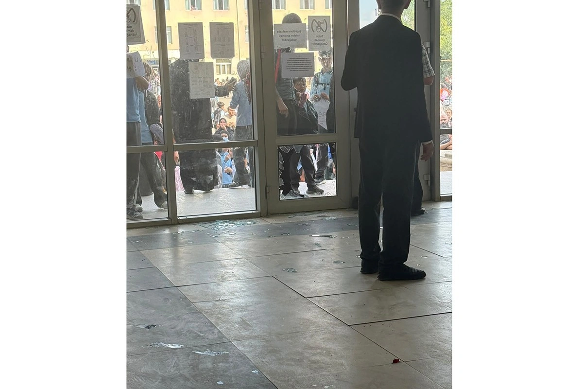Məktəblərdə vahid geyim sosial bərabərliyə xidmət edir, ictimai asayişin pozulması yolverilməzdir - RƏY