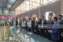 COP31-in prezidenti WUF13 çərçivəsində “Urban Expo” sərgisi ilə tanış olub