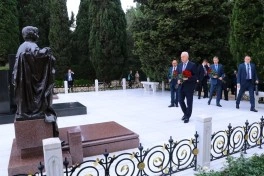 Rusiya Baş prokuroru Azərbaycan Prokurorluğunun yubiley medalı ilə təltif edilib - YENİLƏNİB