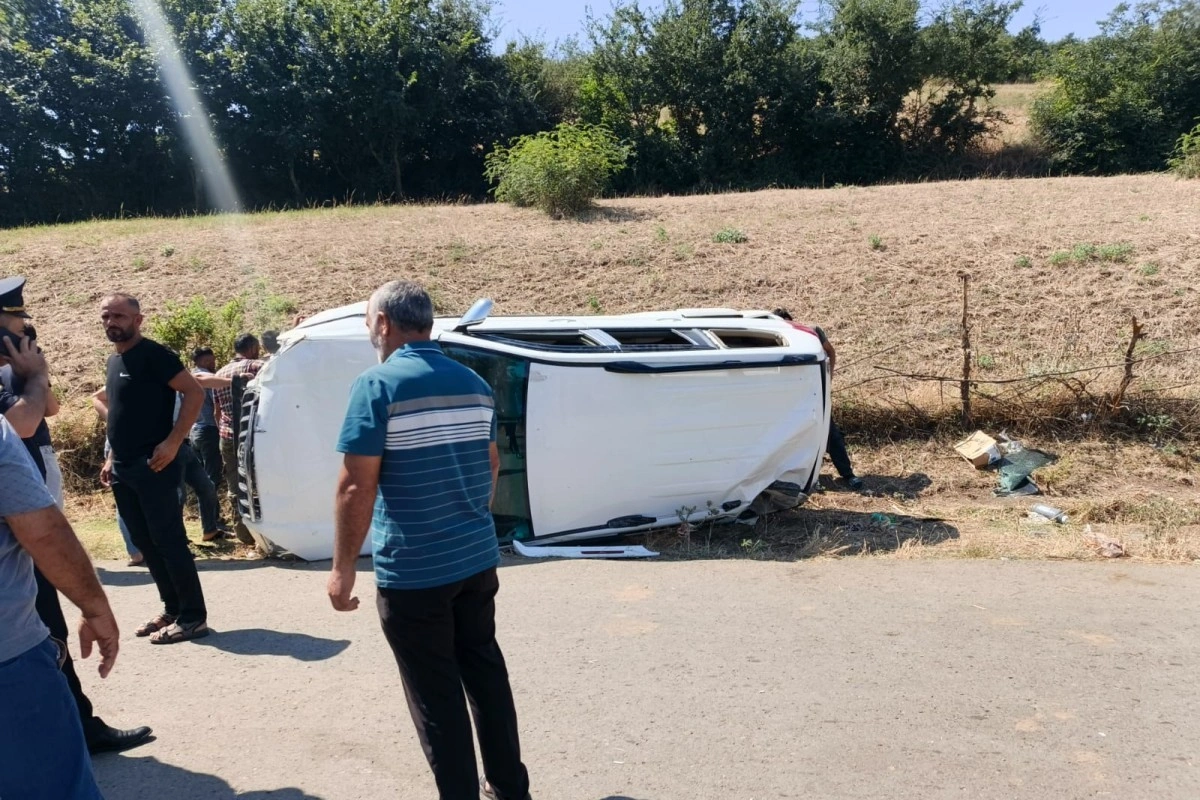 Cəlilabadda avtomobil aşıb, bir ailənin 4 üzvü xəsarət alıb