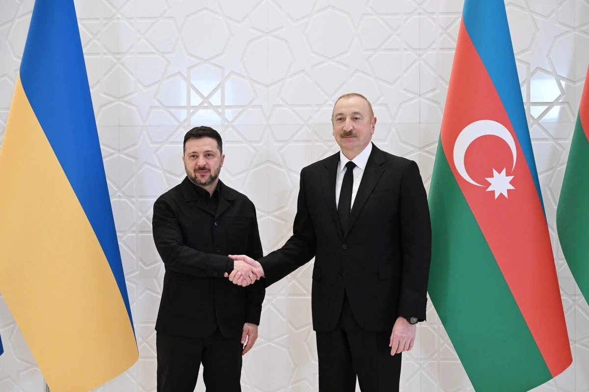 Zelenski Prezident İlham Əliyevi Müstəqillik Günü münasibətilə təbrik edib
