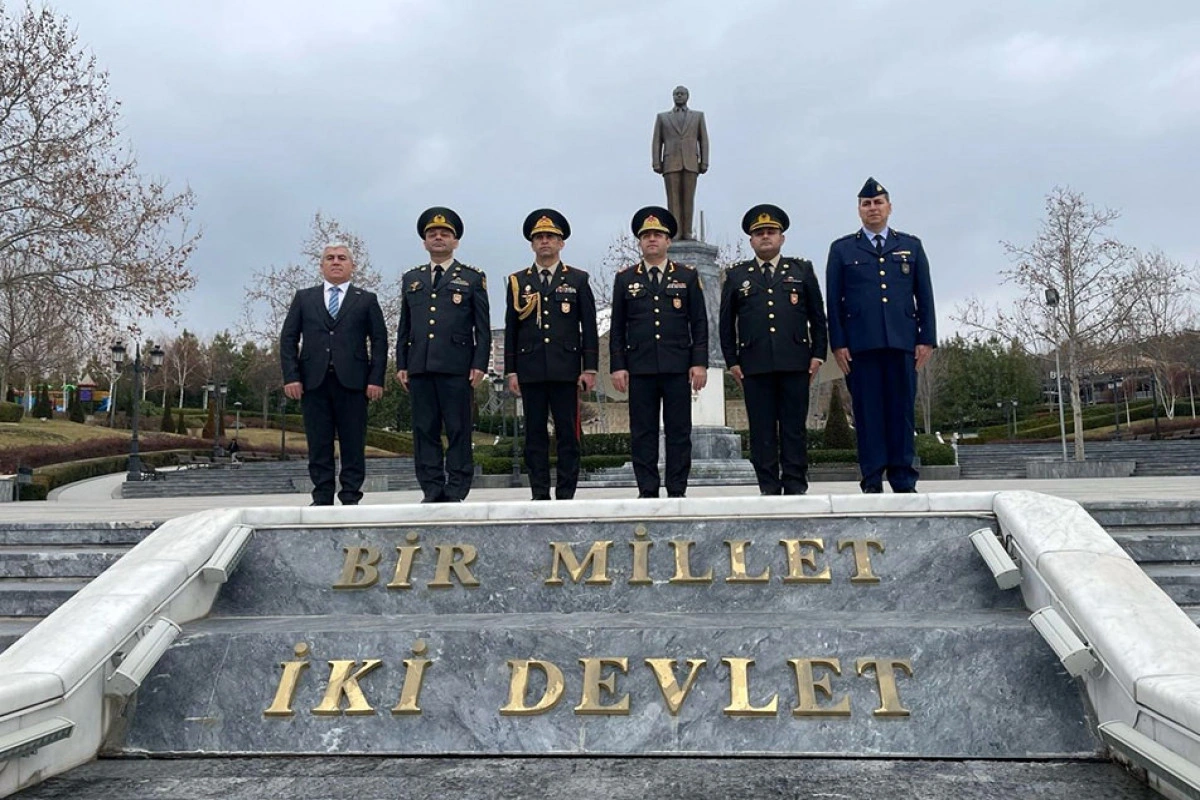 Azərbaycanla Türkiyə arasında hərbi təhsil və kadr hazırlığı müzakirə olunub