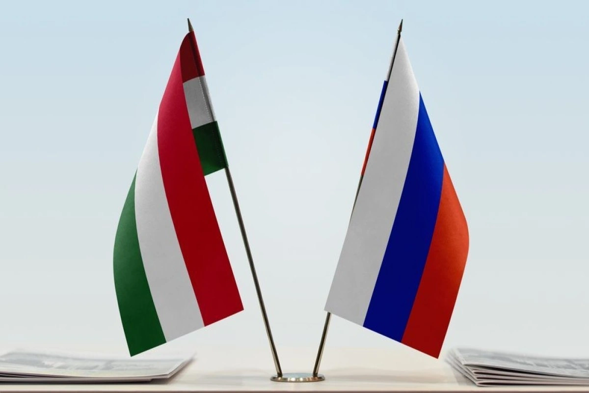 Macarıstan XİN rəhbəri Orban 10 rusiyalı diplomatı ölkədən çıxarır