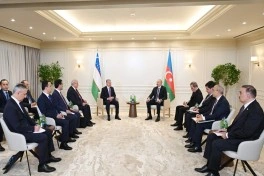 İlham Əliyev Özbəkistan Prezidenti ilə görüşüb