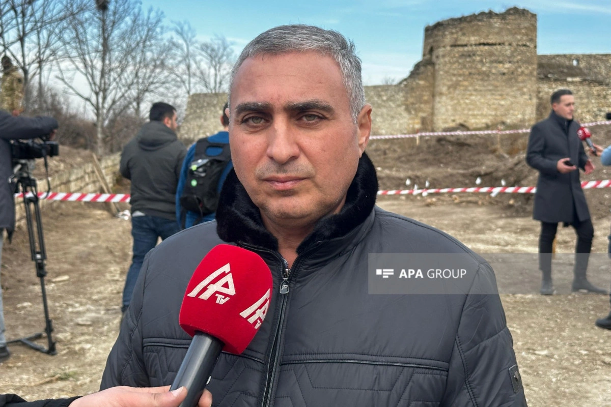 Ekspedisiya rəisi: Əsgəran qalası ətrafında kütləvi məzarlıq tapılan ərazidə qazıntı davam etdiriləcək