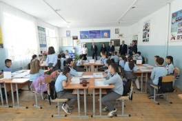 Emin Əmrullayev Qaxda tədris prosesi ilə tanış olub