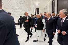 Prezident İlham Əliyev Bişkekdə Hindistan Baş naziri ilə söhbət edib - FOTO
