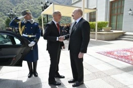 Qəbələdə Çexiyanın Baş naziri Andrey Babişin rəsmi qarşılanma mərasimi olub