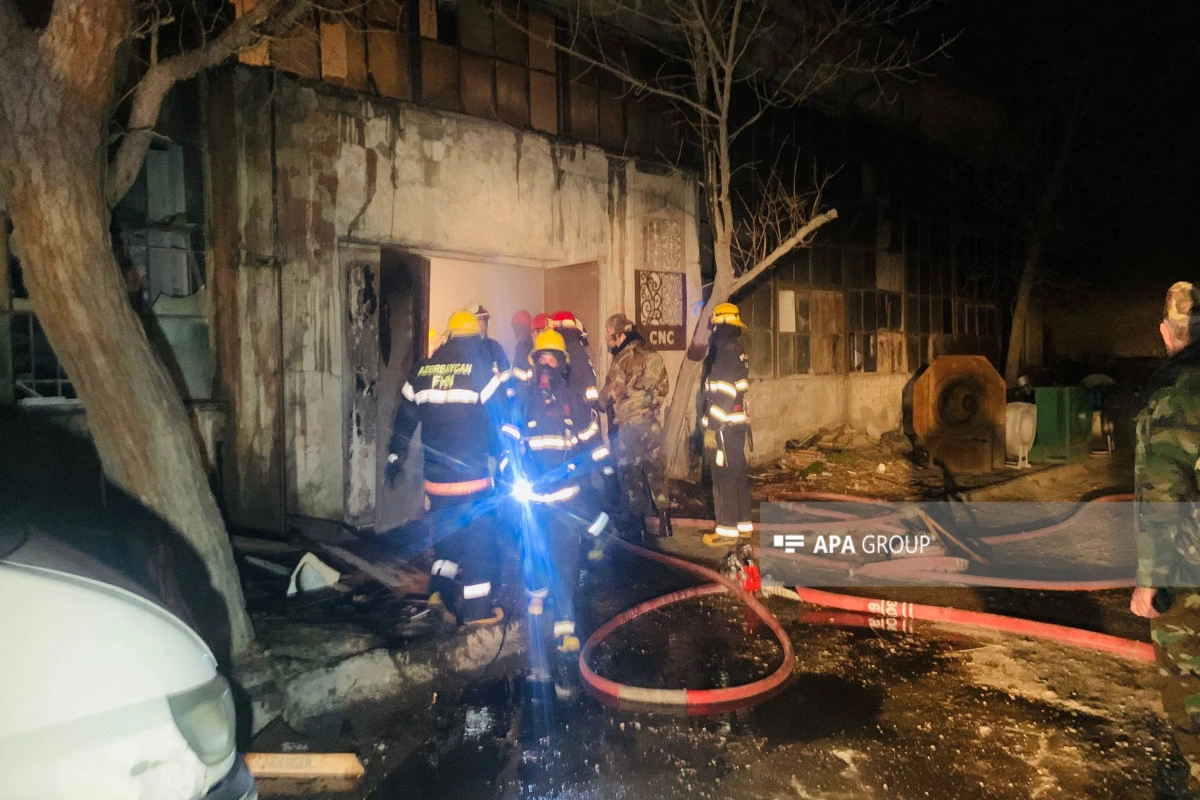 Bakıda keçmiş zavod ərazisində yanğın baş verib - FOTO