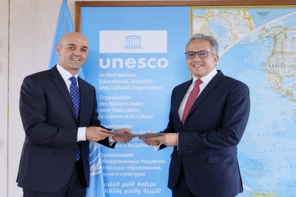 Azərbaycanın yeni daimi nümayəndəsi etimadnaməsini UNESCO-nun baş direktoruna təqdim edib