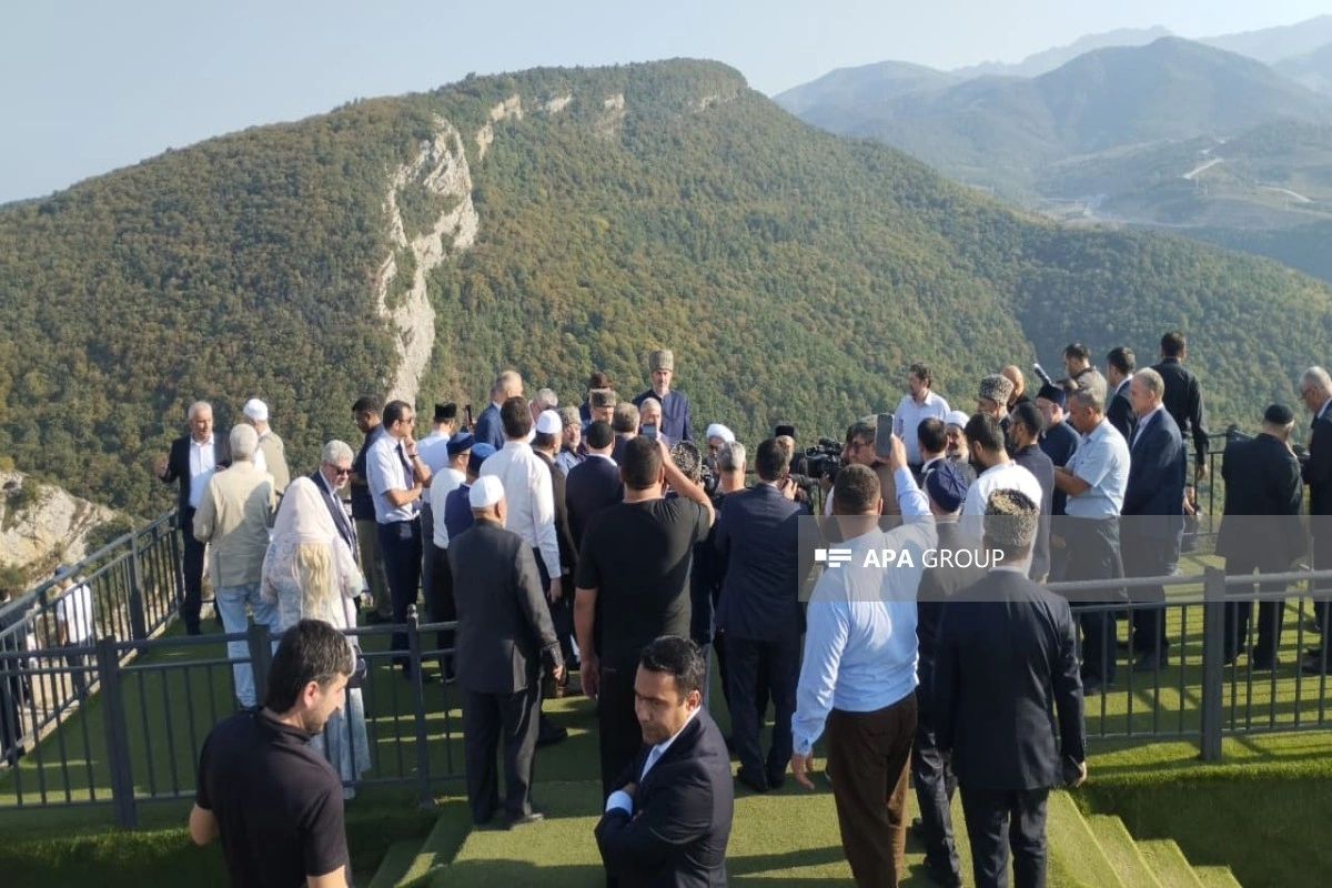 Seyyid Yəhya Bakuviyə həsr olunmuş konfransın iştirakçıları Şuşa şəhəri ilə tanış olublar - FOTO